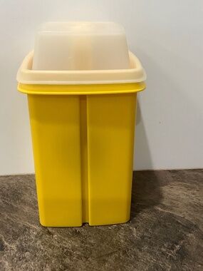 Vintage Tupperware pickle elevator server EXCELLENT CONDITION